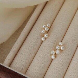 Dainty illusion 6 prong pearl earrings